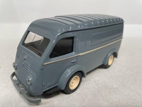 MACADAM fourgon renault 1000 kg
