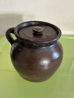 Vintage stoneware small bean pot #2 dark brown glaze with handle including lid