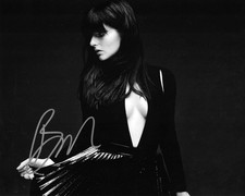 *  BANKS * signed 8x10 photo * OFF WITH HER HEAD * GODDESS * COA *