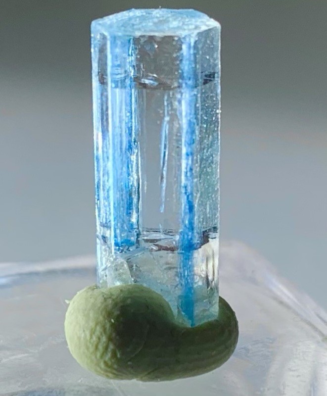 Beautiful Untreated Raw Aquamarine Crystal Natural Gemstone Grade Rough Specimen
