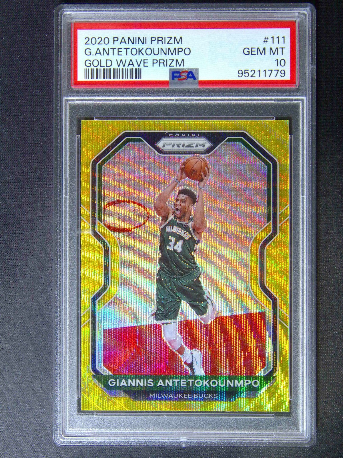 2020-21 Panini Prizm Giannis Antetokounmpo #111 Gold Wave PSA 10 POP6