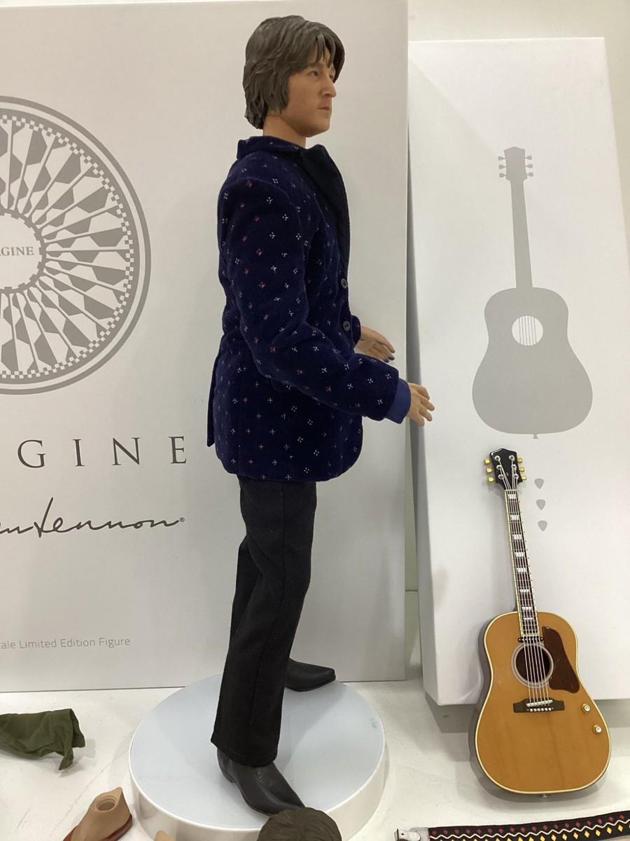 MOLECULE8 JOHN LENNON 1:6 IMAGINE FIGURE W/ GUITAR BEATLES
