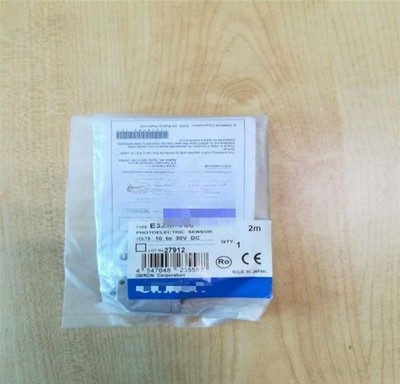ONE NEW- Omron color mark sensor E3ZM-V66