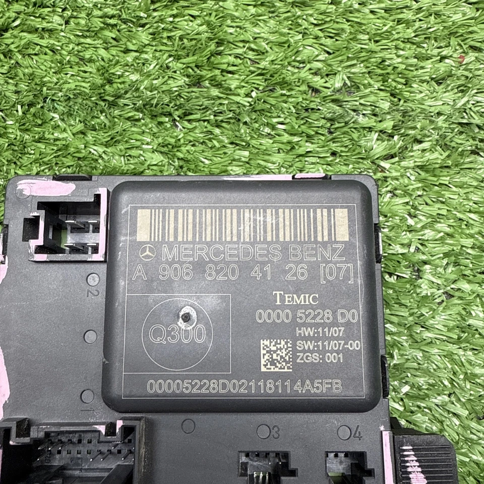 2007-2018 MERCEDES 弹簧门控制模块 原始设备制造商 A 906 820 41 26 — 第 2/4 张图片