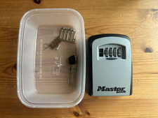 Broken Wall Mounted  Mini Key Safe - Parts - Master Lock - Combination, Outdoor