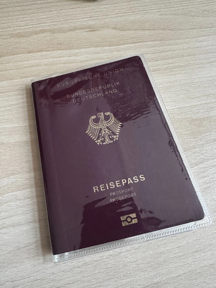 Funda protectora transparente para pasaporte 13x19 cm Passport Cover - Imagen 4 de 4