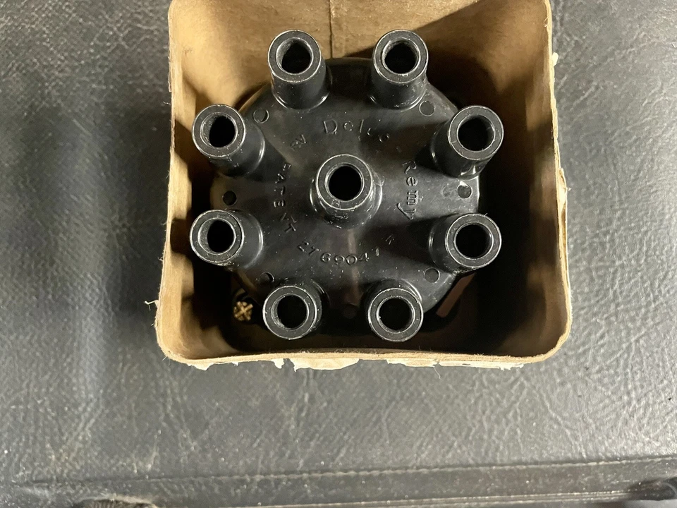 Tapa de distribuidor Delco Remy D325R V8 Cadillac 69 70 71 72 73 74 NOS Foto 3 de 4