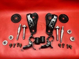 02-06 CAMRY REAR CROSSMEMBER SWAYBAR BRACKETS BOLTS SET ONLY NO CROSSMEMBER