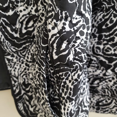 RQT Full Zip Lightweight Printed Quilted Jacket, size Small, Black White - Picture 12 of 14