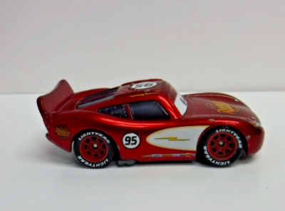 Lightning McQueen 95 Rust-Eze Metallic Disney/Pixar Cars 3