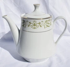 ALLEGRO Fine China - Japan - ALLEGRO GREEN - TEAPOT - 7 3/4" with LID