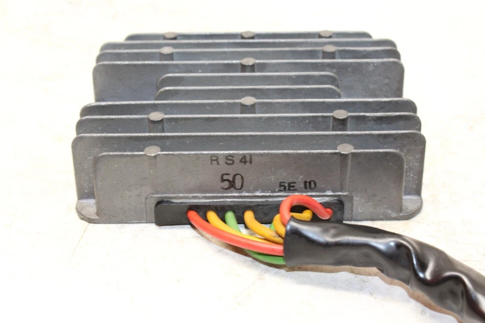 Regulador de voltaje rectificador Ducati Monster 750 2000 OEM Foto 3 de 4