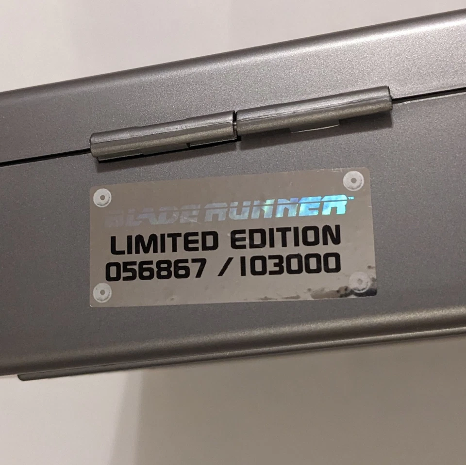 Blade Runner Limited Edition Gift Set Box 5-DVD Briefcase Final Cut - Image 3 of 4