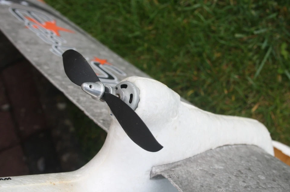 Multiplex  Easystar Mit Motor und Servos - Bild 3 von 4