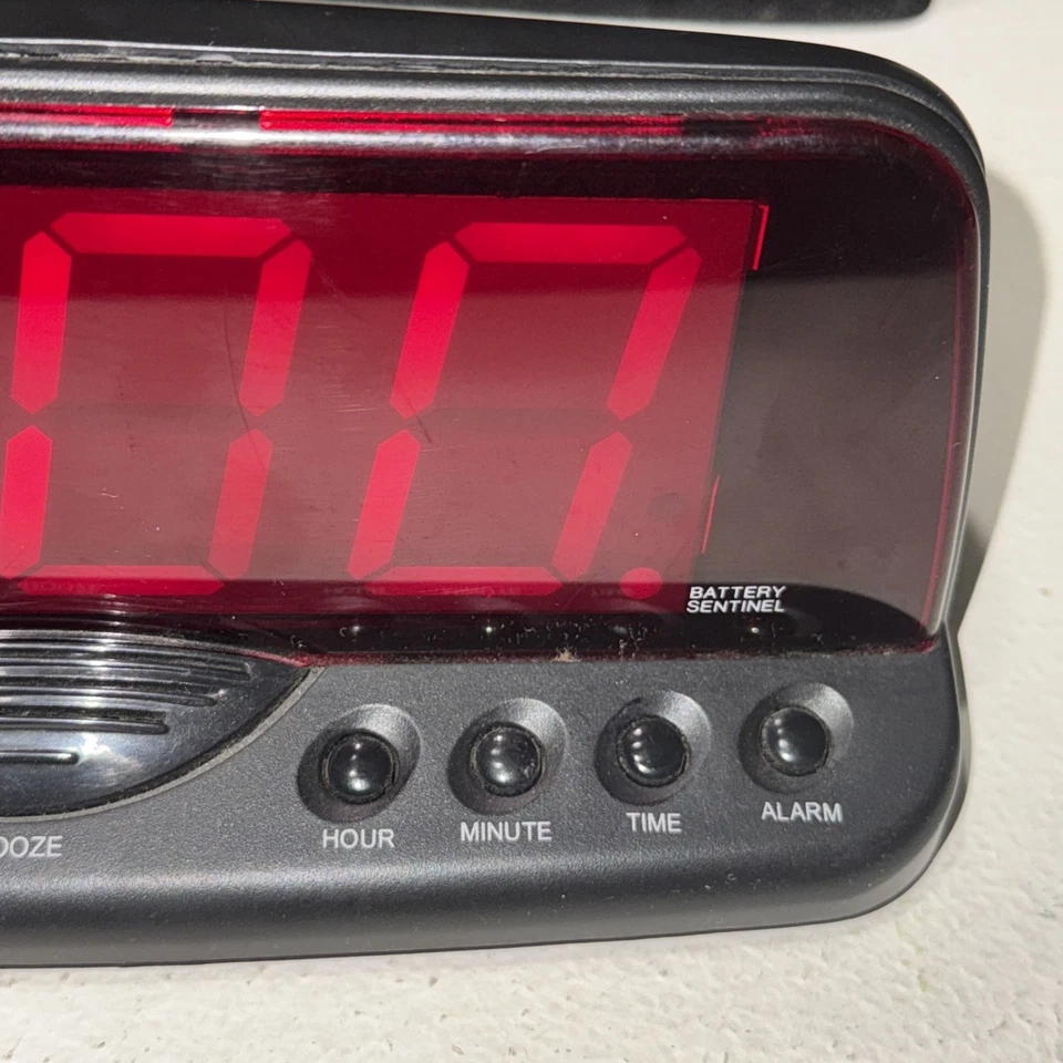 Vintage Radio Shack Extra Loud Alarm Clock Model 63-117 XL Red  Display Tested - Image 3 of 4