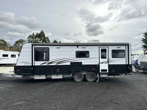 2016 Adventura Radiance with Solar and ensuite. Off road! - Picture 4 of 24