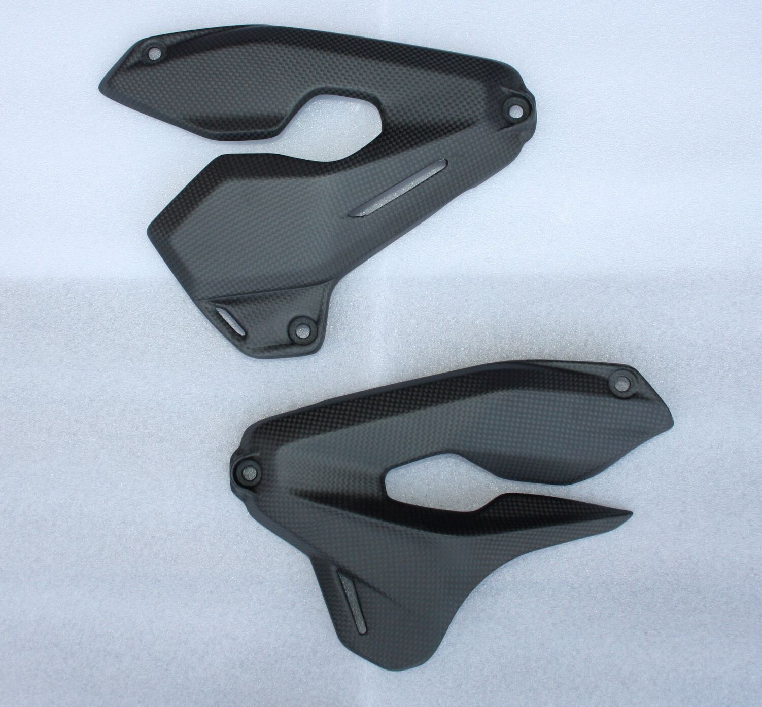 Caches moteur Ducati Monster 937 950 2021-2024 100% carbone mat