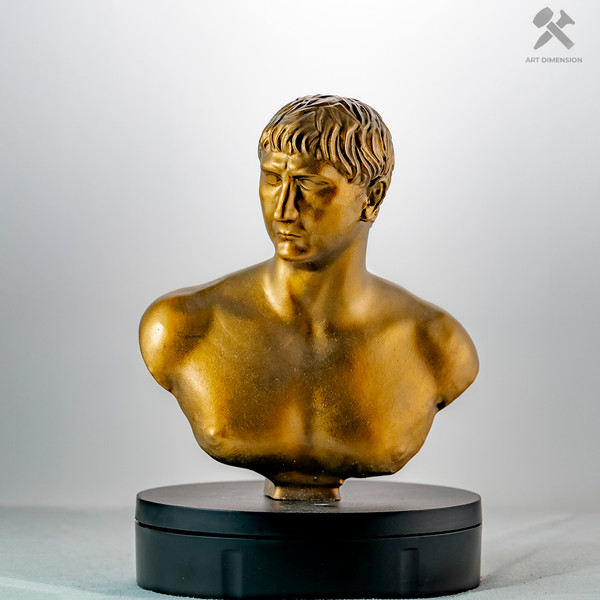 Busto de Trajano. Estilo bronce 7,8 pulgadas/20 cm de altura.