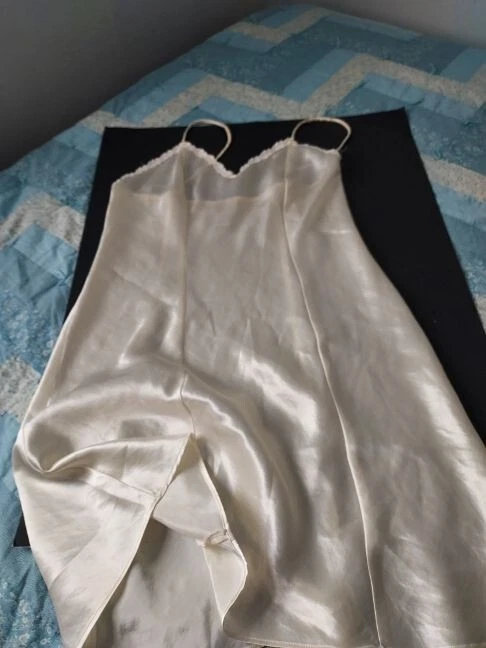 Vestido Lencería Colección Bali Studio M Vestido Satinado Crema Foto 3 de 4