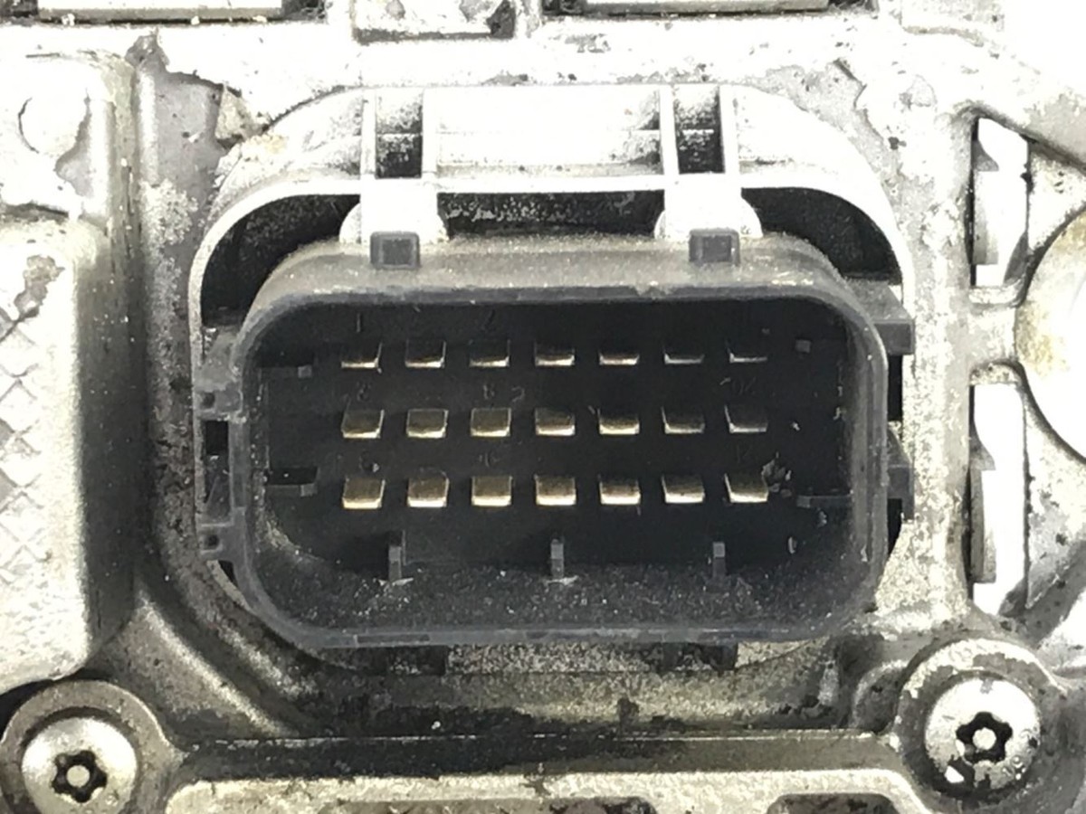ECM #A-005 446 75 40 from 2009 Freightliner M2 106 with