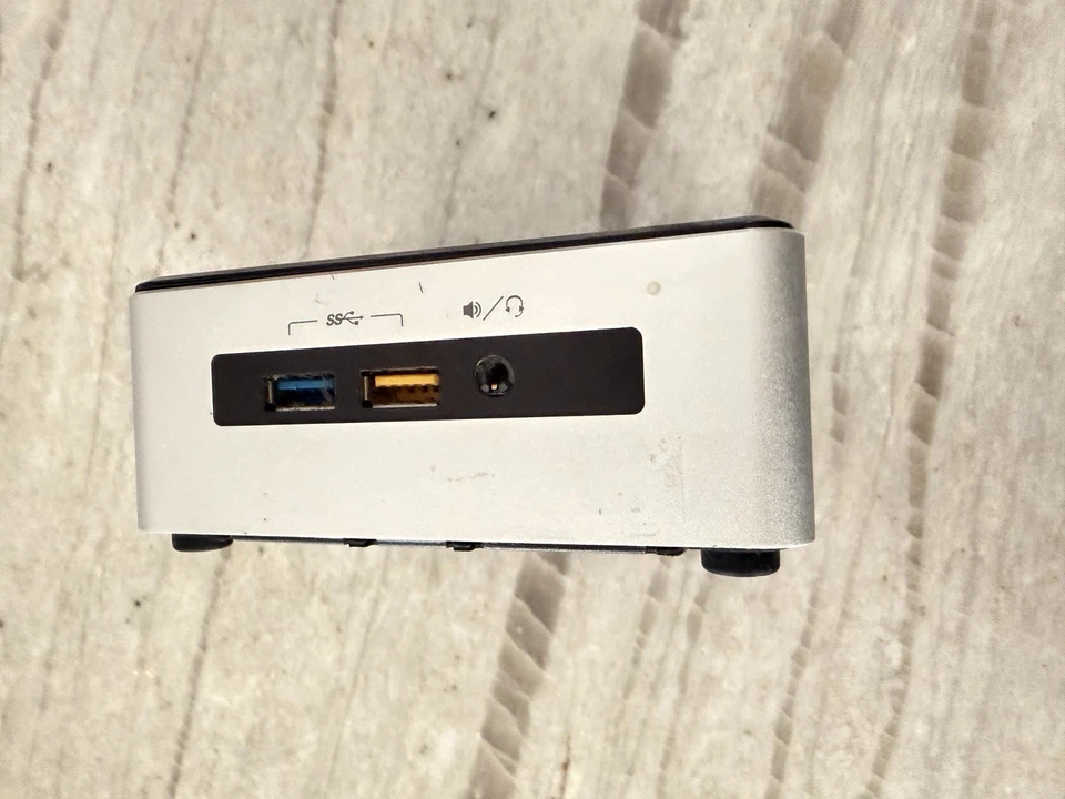 Intel NUC5i3RYH - 8 GB RAM, Win 10, Intel 160 GB  SSD, Mini PC - Image 2 of 4