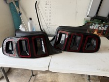2013-2014 Ford Mustang Taillights Tail Lamps Brake Lights Lens Oem Preowned 2013-2014 Ford Mustang Taillights Tail Lamps Brake Lights Lens Oem Preowned