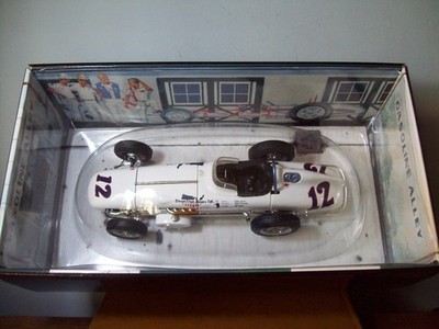 1/18 Carousel 1 #4410 Roadster 1961 Indianapolis 500 Pole #12 Eddie Sachs