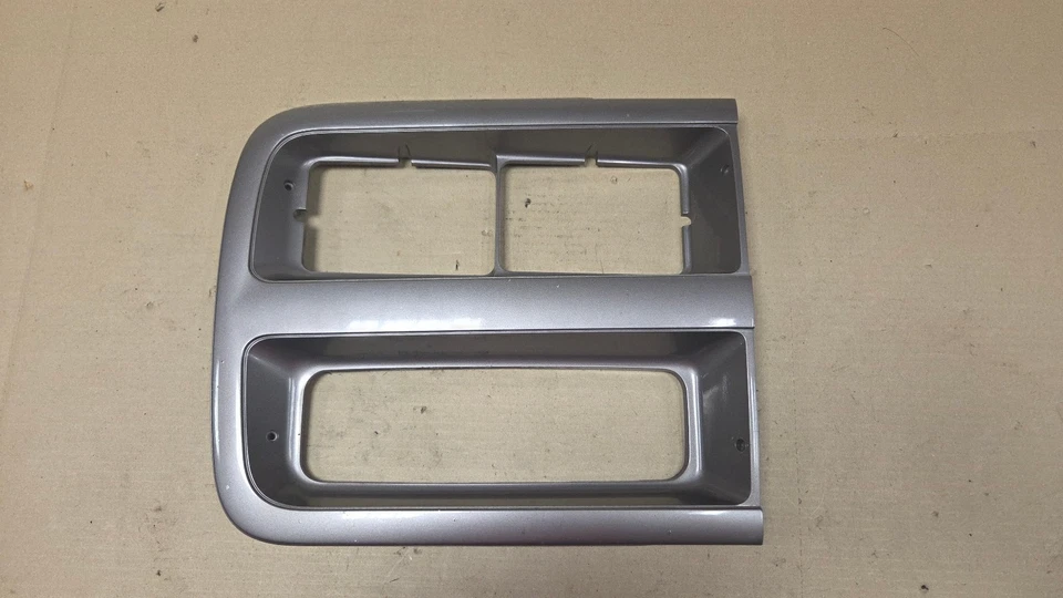 Furgoneta Chevy Beauville G10 G20 1992-1996 derecha bisel embellecedor, 15680118 Foto 2 de 4