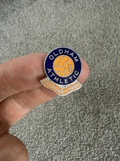 Vintage Oldham Athletic Fc Boundary Park Gomm Ball Badge
