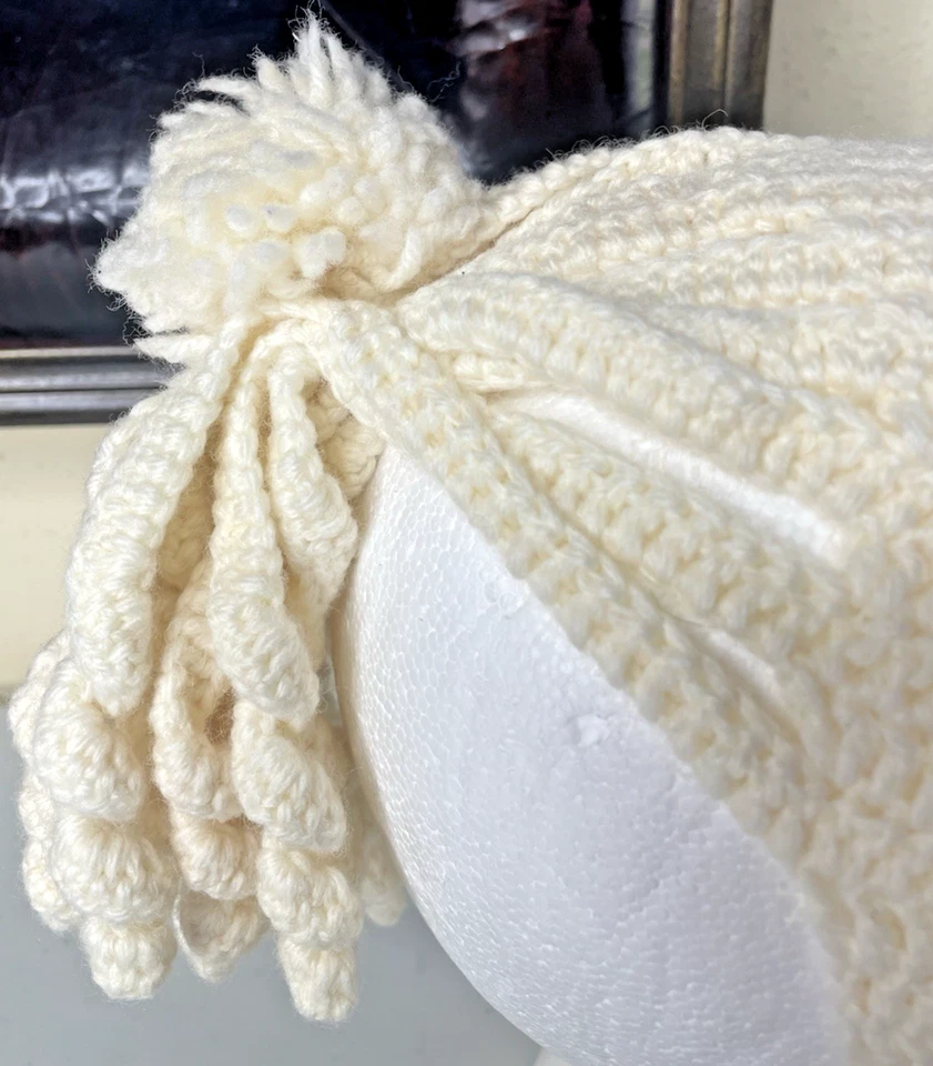 Sombrero gorra vintage artesanal para bebé niña niño marfil ganchillo pompón taco rizado Foto 4 de 4
