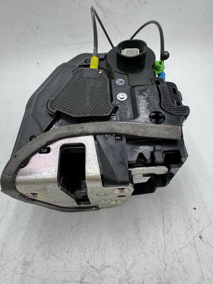 2012-2019 TOYOTA PRIUS C ЗАДНЯЯ ЛЕВАЯ СТОРОНА ДВЕРИ ЗАМОК ЗАЩЕЛКА ПРИВОД OEM - Изображение 2 из 4