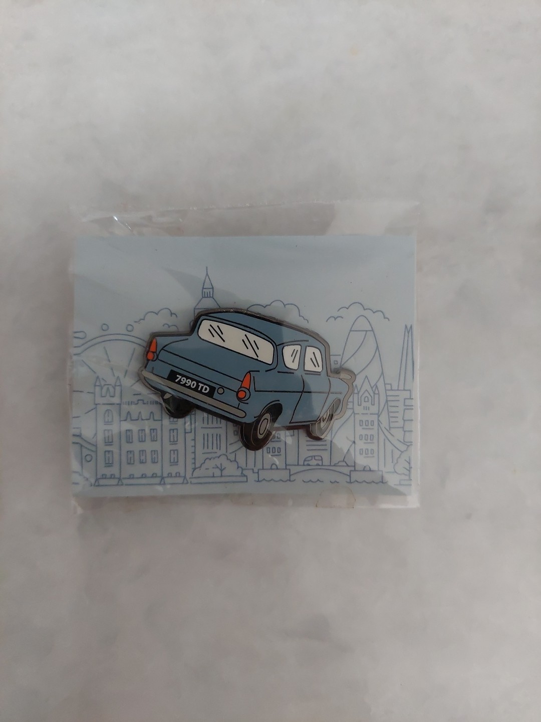 Harry Potter Geek Gear Wizardry Ford Anglia Flying Car Enamel Pin