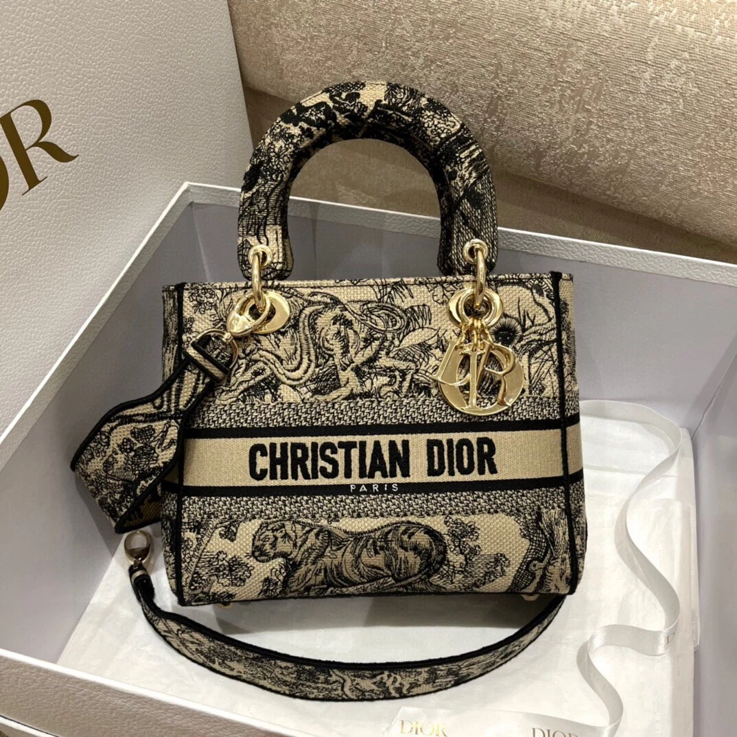 Christian Dior Small Lady Dior Bag 2022 Ss, Grey, 20 x 17 x 8 cm