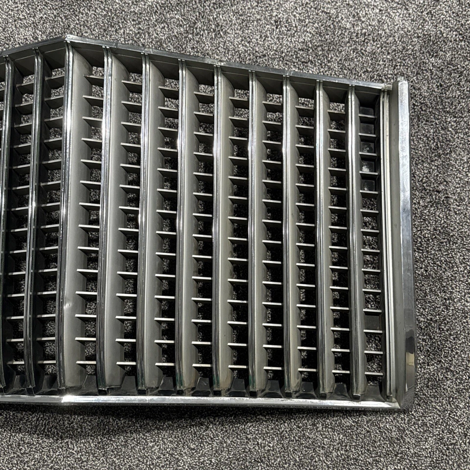 1974 Buick Riviera решетка б/у передний центральный гриль винтажный - Изображение 2 из 4