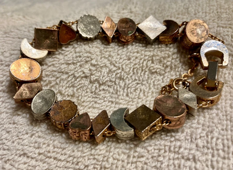 Victorian-style Slide bracelet. - Image 2 of 4