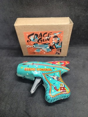 Vintage Space Control 1950 s Metal Tin Friction Space Gun w/ Box Made In Japan