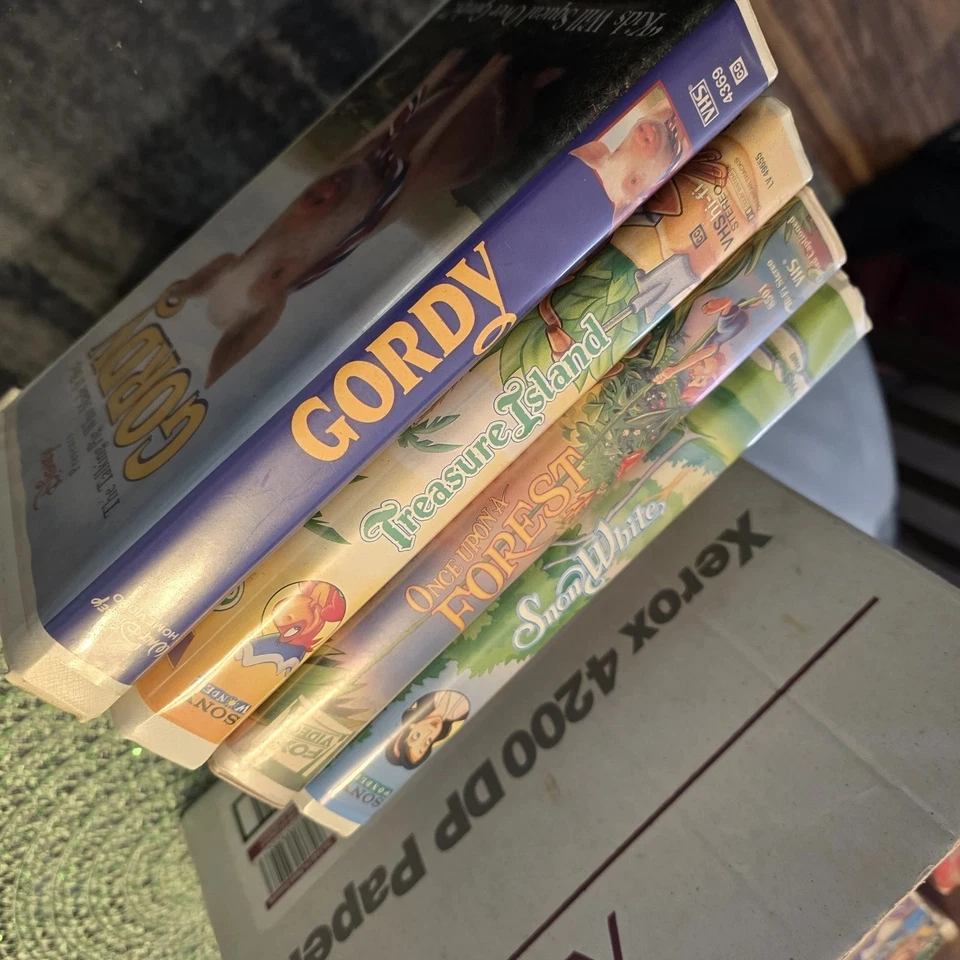 Disney VHS Lot Sealed 12 + 3 Movies Never Opened Snow White, Aladdin Etc - Image 3 of 4