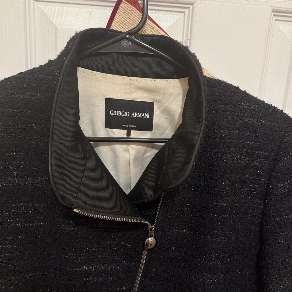 Chaqueta Corta Armani Jeans Negra Cremallera Completa Bolsillos Forrada Italiana Talla 12 Foto 3 de 4