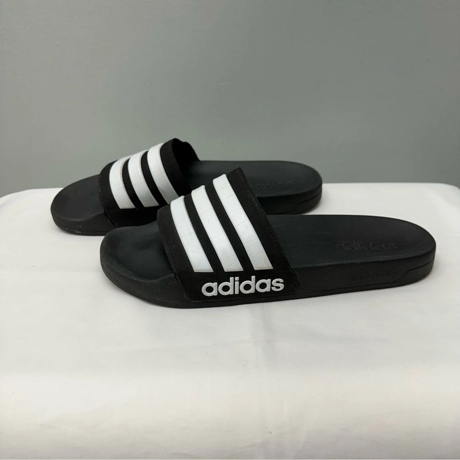 Adidas cloudfoam tripla striscia bianco e nero slides slip ons sandali uomo 10