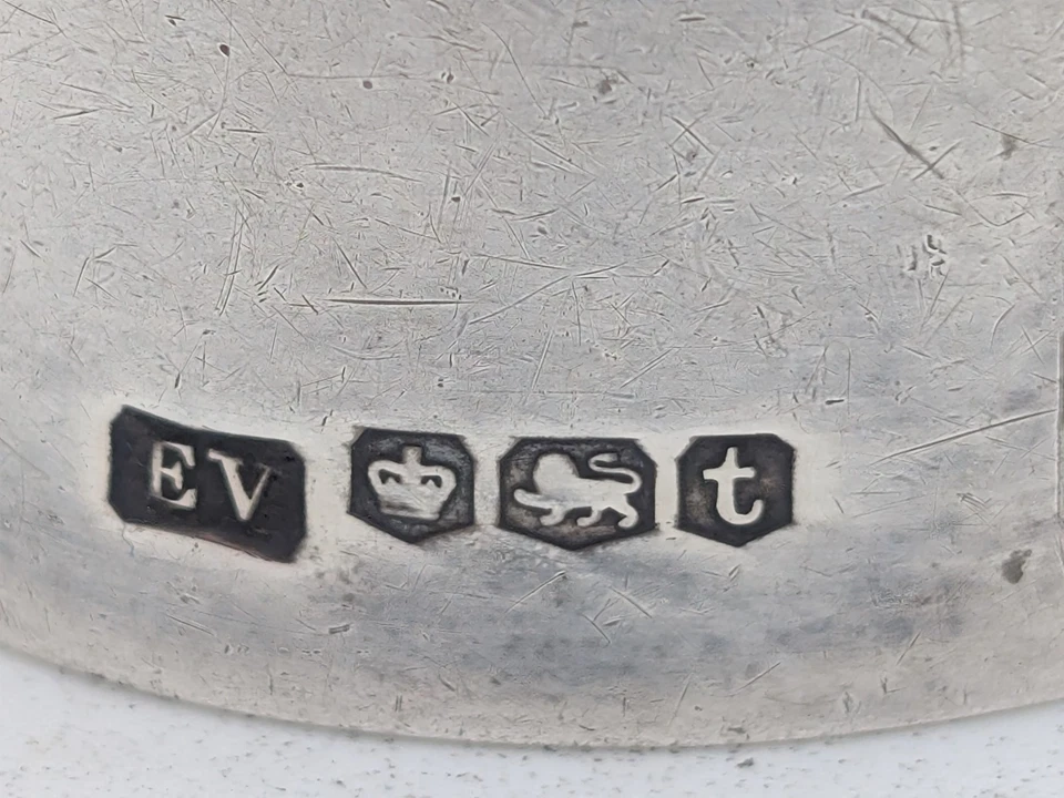 古董谢菲尔德纯银椭圆形餐巾戒指 "A" 初始雕刻 d. 1936 — 第 3/4 张图片