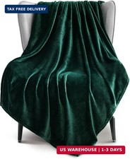 Exclusivo Mezcla Soft Large Fleece Throw Blanket for Couch, Forest Green