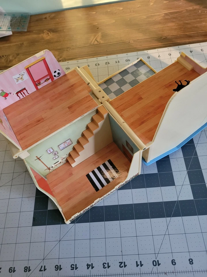 Olivia el Cerdo 2 en 1 Transformador Casa de Juegos y Barco Pirata  Foto 4 de 4