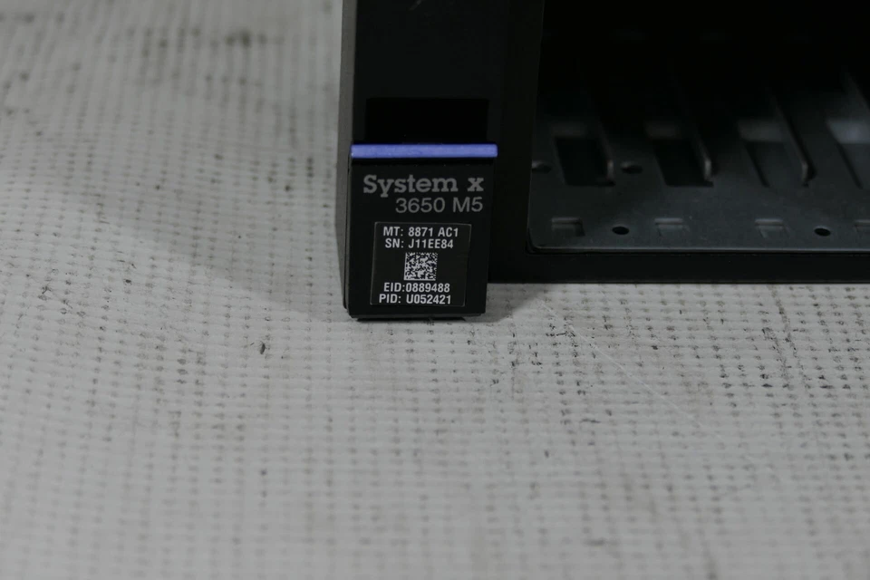 联想 x3650 M5 8SFF 2U 服务器 2x E5-2690 v3 2.6Ghz 128GB M5120 Raid 2x 750w — 第 2/4 张图片