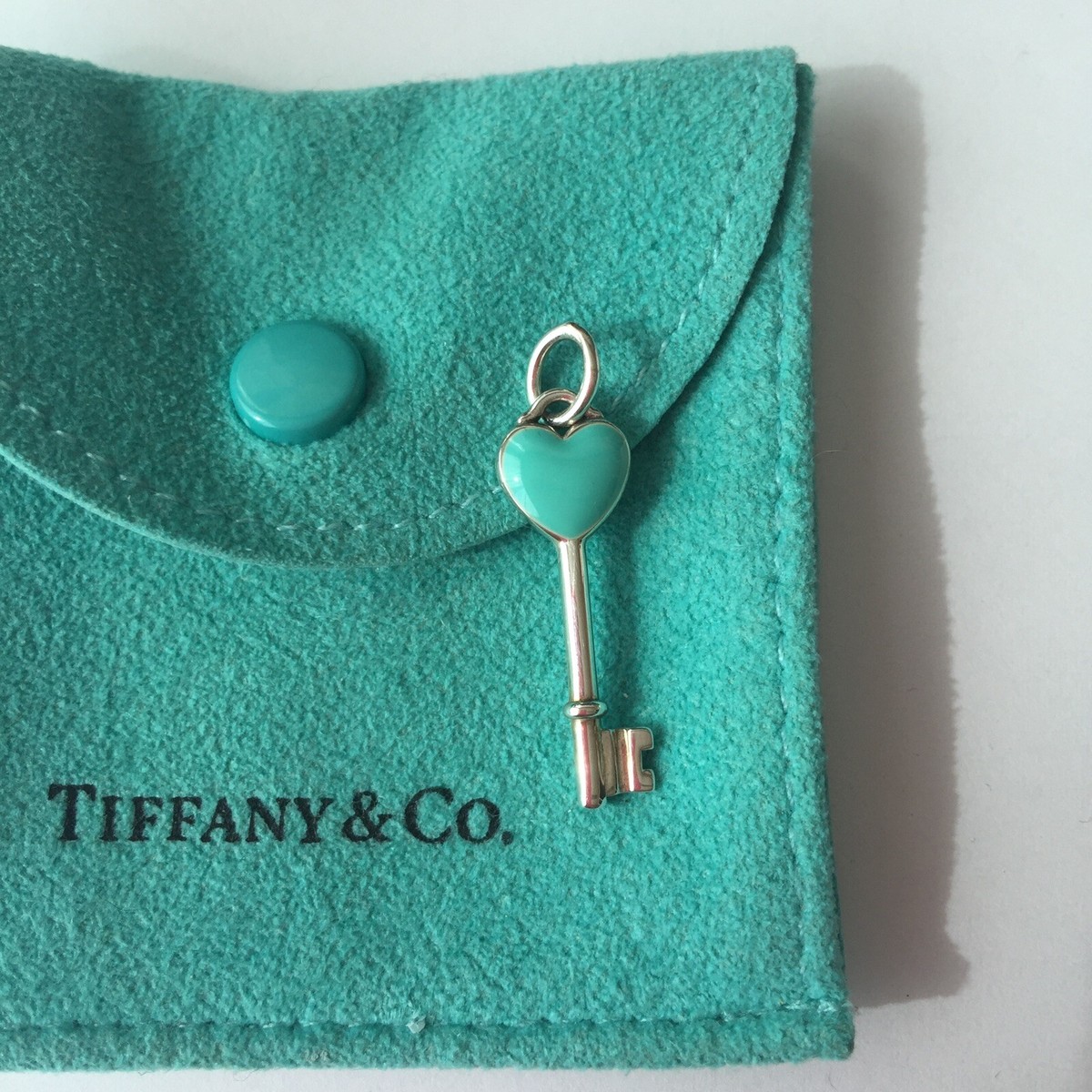 Tiffany & Co. 鍵型チャーム 925シルバー s-l1200.jpg