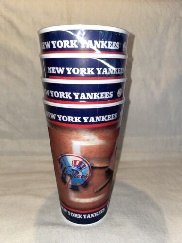 BRAND NEW Lot Of (4) New York Yankees MLB Holographic Plastic Tumblers Cups - Picture 3 of 7