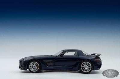 1/18 Minichamps Mercedes Benz SLS AMG Black Series Blue Shmee