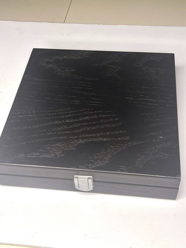 Ultra-Minimalist Polished Chrome Chess Set - Newbridge - Picture 8 of 10