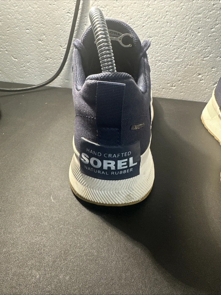 Sorel Out N About III Low waterproof sneaker Somens Size 9 - Image 4 of 4
