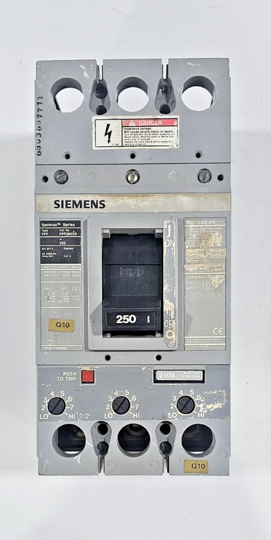 Siemens Sentron Series FFF FFF3M250 Circuit Breaker 250A 3Poie 65kA 600V @05