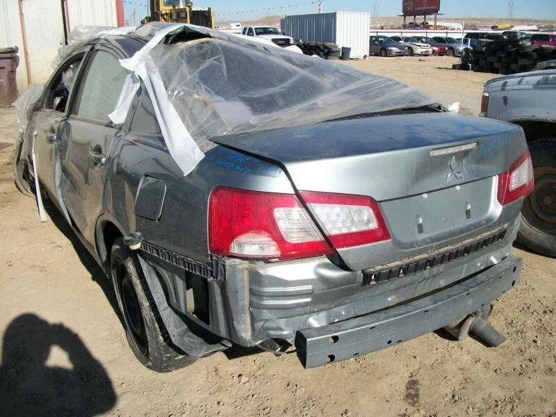 Brazo de control superior trasero izquierdo usado para: Mitsubishi Galant 2009 trasero Le Foto 4 de 4